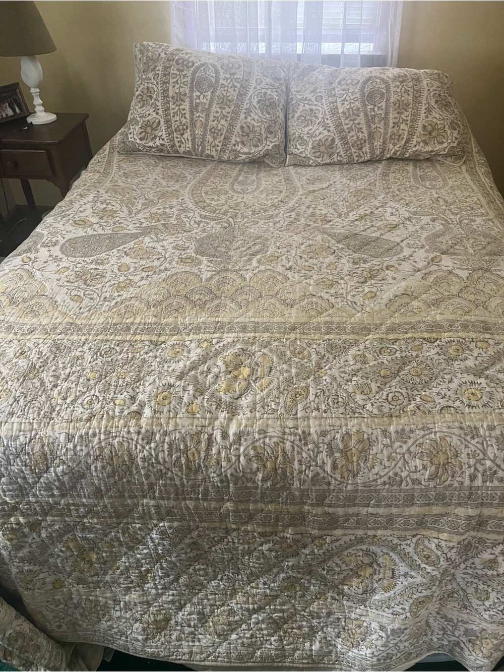 Paisley Quilted Bedspread in Beige - Neutral Home Bedding